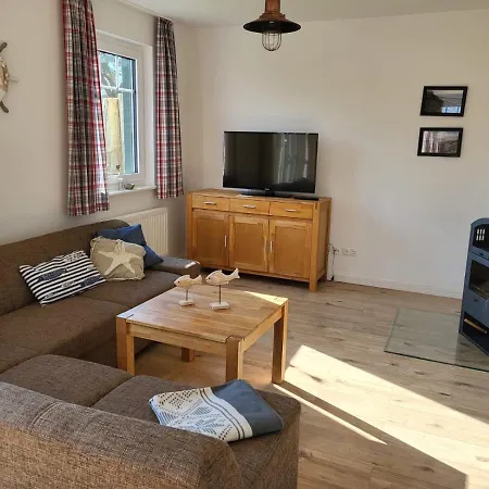 Ferienhaeuser Huehnergott Und Kranichnest, Sauna, Kamin Und Garten 別荘 ブレーゲ