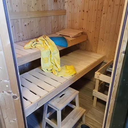 別荘 Ferienhaeuser Huehnergott Und Kranichnest, Sauna, Kamin Und Garten ブレーゲ