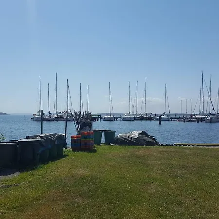 Ferienhaeuser Huehnergott Und Kranichnest, Sauna, Kamin Und Garten *