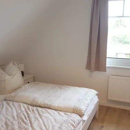 Ferienhaeuser Huehnergott Und Kranichnest, Sauna, Kamin Und Garten 別荘 ブレーゲ