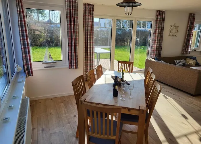 Dom wakacyjny Ferienhaeuser Huehnergott Und Kranichnest, Sauna, Kamin Und Garten Breege