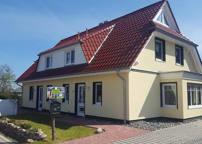 Ferienhaeuser Huehnergott Und Kranichnest, Sauna, Kamin Und Garten Breege